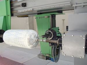 多軸フィラメント巻き機
