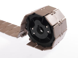 プラスチック製コンベヤチェーン