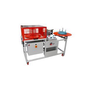 ケーブル巻き取り機