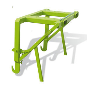 バケットをからにするため吊り天秤