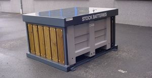 プラスチック製パレットボックス