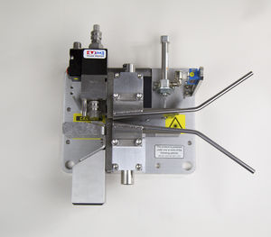 冷间接着剤分注机