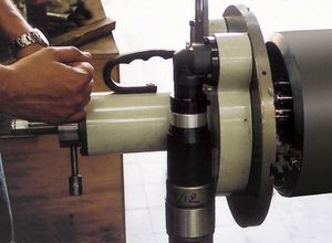 空気圧式面取り機