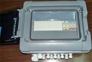 装備電気エンクロージャ