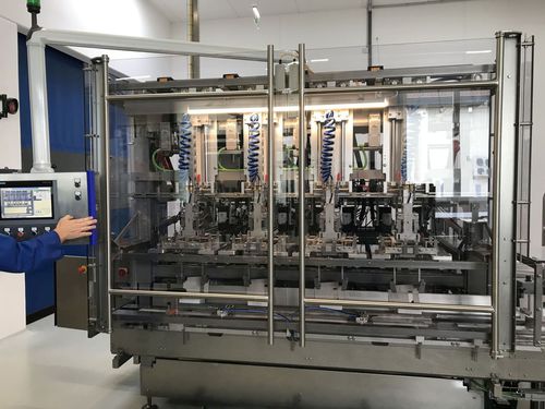 自動トレイ成形機 - Carpentier Packaging GmbH