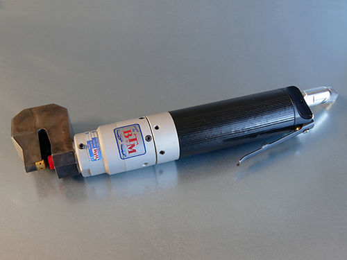 空圧式クリンチハンドツール - ULG SN4 - BTM Europe Blechverb. GmbH