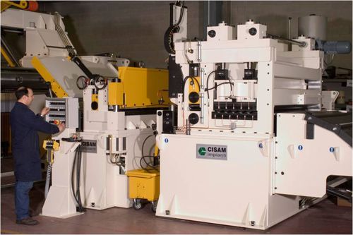 高強度鋼用供給バンドライン - CISAM IMPIANTI s.r.l. Press Feeding Equipment - 自動車産業用