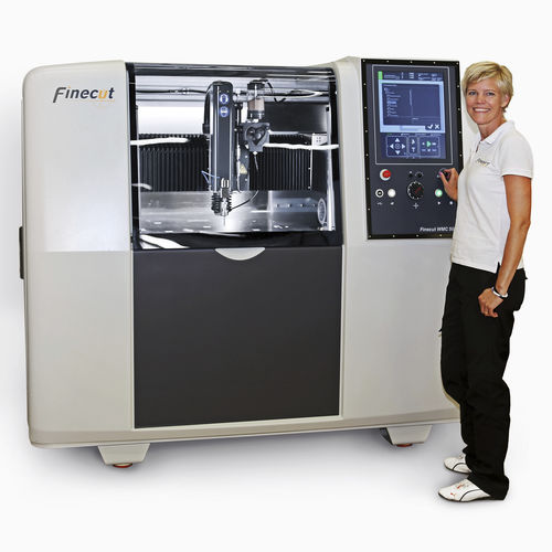 マイクロ研磨式ウォータージェット切断機 - Finecut™ WMC 500 II - Finepart Sweden AB - ゴム用 / 金属用 / 木材用