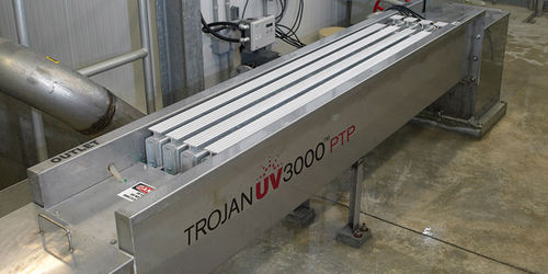 機械式下水処理場 - TrojanUV3000PTP - Trojan Technologies Group ULC - 連続