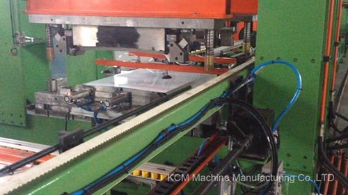 ドアパネル形成機器ライン - KCM Machinery Manufacturing - 自動 / 型押し