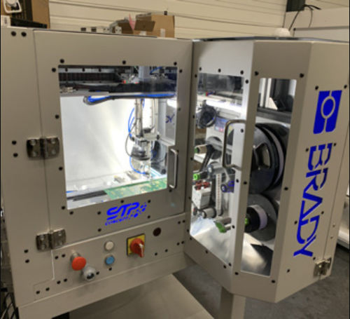 自動ラベル印刷貼り付け機 - A8500 FlexCell - Brady EMEA - 自動接着式 / ラベル用 / プリント基板用