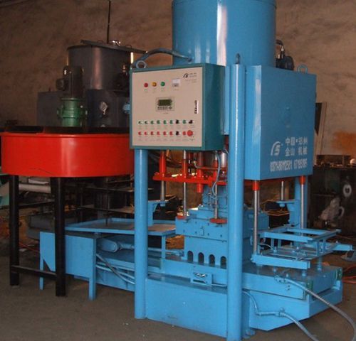 油圧式プレス機 - 320W - Titan Machinery LP - 成形 / 生産用 / レンガ工場用