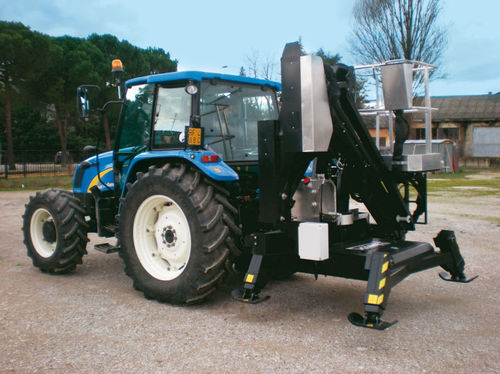 トラクター設置式多関節型高所作業車 - X TRACTOR - CO.ME.T. Officine - 電動式 / 油圧式 / 外用