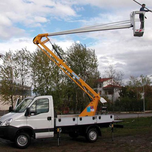 トラックへの取り付け可能多関節型高所作業車 - 13.5 | 2 | 5.7 SL - CO.ME.T. Officine - 電動式 / 油圧式 / 外用