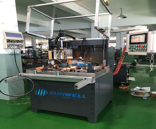自動グルービングマシン - E500KGM - B - Ningbo Sunwell Sealing Materials Co., Ltd - CNC