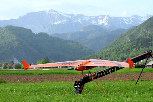 固定翼式ドローン - SkyEye DELTA - ElevonX - 点検 / マッピング / 自律型