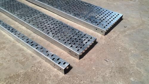 ステンレススチール製ケーブル ラック - Perforated - Electric Power Engineering