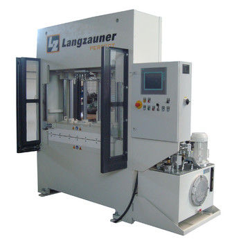 油圧サーボプレス機 - 60T - Langzauner - RTM成形 / 複合材料用 / 実験用