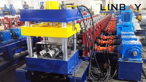 高速道路のガードレール用ロール成形機 - WUXI LINBAY MACHINERY CO.,LTD - 自動 / 型押し