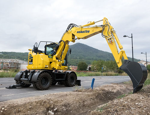 Komatsuさま専用 中型油圧ショベル - PW118MR-11 - Komatsu Europe/小松製作所 - タイヤ