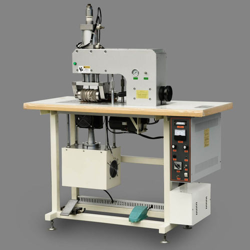 布地ミシン - NK-H1526 - GD SCARA ROBOT CO., LTD. - 不織用 / 固定型 / 自動