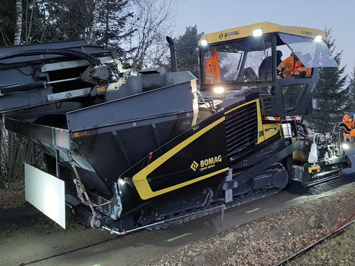 アスファルト舗装機 - BF 800 C-3  - BOMAG - クローラー式 / 機械用 / 建設用