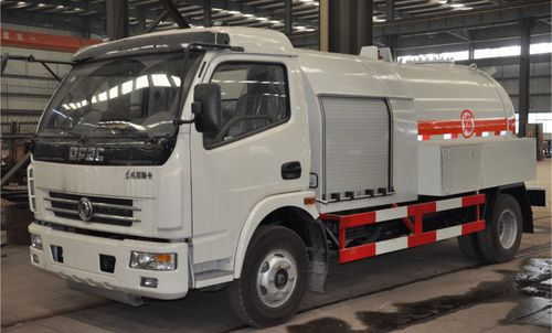 燃料タンクローリー - Wenzhou BlueSky Energy Technology Co., Ltd. - 4軸 / ディーゼルエンジン式