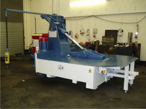 金属用梱包機 - McIntyre Mantis - JMC Recycling Systems Ltd - 金属屑用 / 縦型 / 側面投入