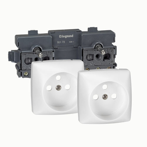 壁取り付け式コンセント - PWAK3110WH - Legrand - 組み込み式 / IP20 / ハロゲン不使用