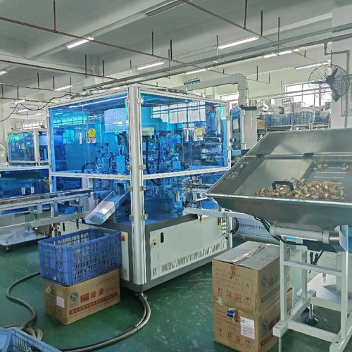 ロータリースクリューキャッピング機 - SZZ-109 - Shenzhen xinzhong plastic - 空圧式 / ねじ式 / マルチ ヘッド