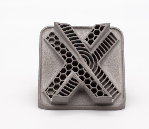 アルミニウム合金3D印刷 - Xometry Europe - DMLS / エレクトロニクス産業用 / 宇宙産業用