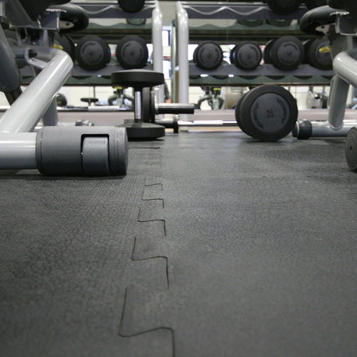 ゴム製床コーティング - Sport-Tile - COBA Europe Ltd - 耐薬品性