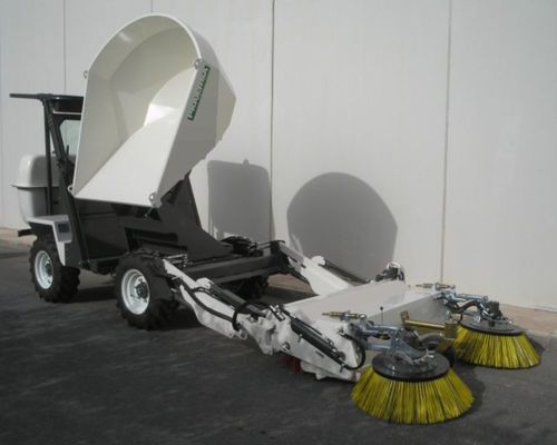 乗るタイプ機械式スイ－パ－ - BA-2500-AG - Piquersa Maquinaria, S.A. - ディーゼル / 道路用