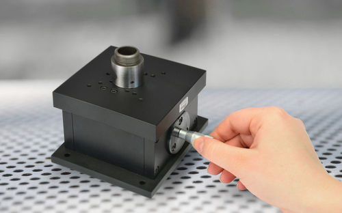 Z軸ポジショニングステージ - HT 100-8 - Steinmeyer Holding GmbH - 手動式 / 単軸 / 精密