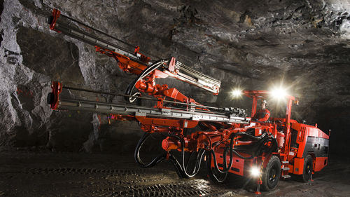 トンネル型用ジャンボ掘削用ドリル - DD321  - Sandvik Mining and Rock Technology - 双腕式
