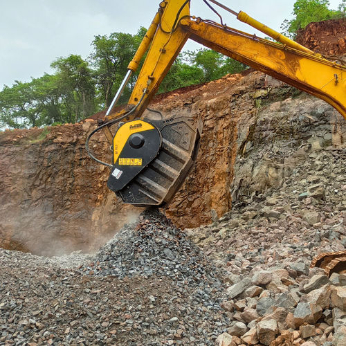 クラッシャーバケット - BF90.3 S4 - MB Crusher - 掘削機用 / 鉱山用