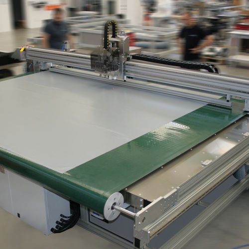 CNCカッティングプロッタ - SM-325-TA - SolarEdge Automation Machines S.p.A. - コンベア付き