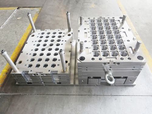 技術部品用プラスチック射出成形金型 - AM66 - Suzhou A Mould Co.,Ltd. - ペットボトル用 / 医療用途