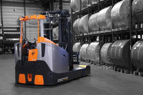 電動式リーチ型フォークリフト - EFSM-S 40 - Genkinger-bAKA Genkinger GmbH - スタンドオン / 狭通路用 / パレット