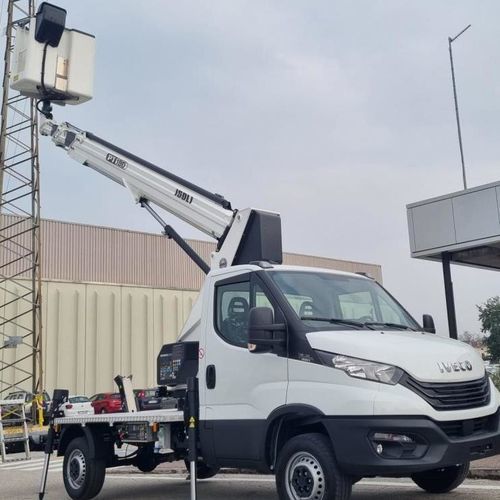移動式伸縮ブーム型高所作業車 - PT 180 E - KLUBB - ホイール式 / トラック上 / ワゴン車搭載