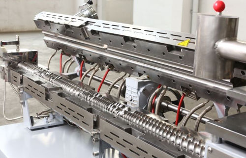 同方向ツインスクリュー押出機 - PSHJ-135 - Jiangsu Xinda Tech Limited - クラムシェルバレル付き