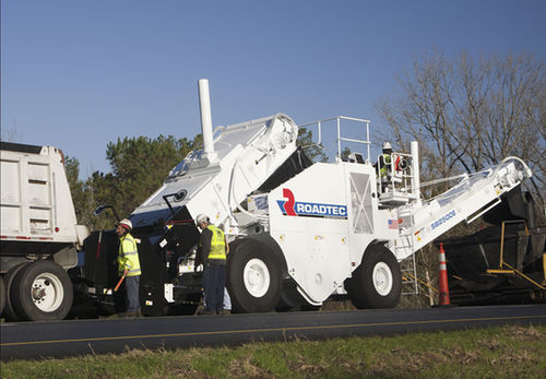 ウォームギヤフィーダー - 78,000 lbs (35,380 kg) | SB-2500e/ex - Roadtec - アスファルト舗装機用 / 連続動作式 / 可動