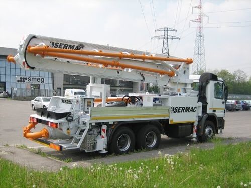 工事現場用トラック搭載コンクリート ポンプ - 130 - 184 m³/h, max. 31.6 m | SIRIO 4R32 - SERMAC S.p.A.