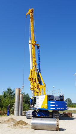 多機能掘削装置 - BG 28 H BT 85 - BAUER Maschinen GmbH - 回転式 / 建設現場用