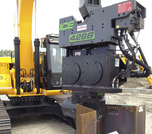 油圧振動掘削機 - 428B - International Construction Equipment BV - 振動 / 掘削機上