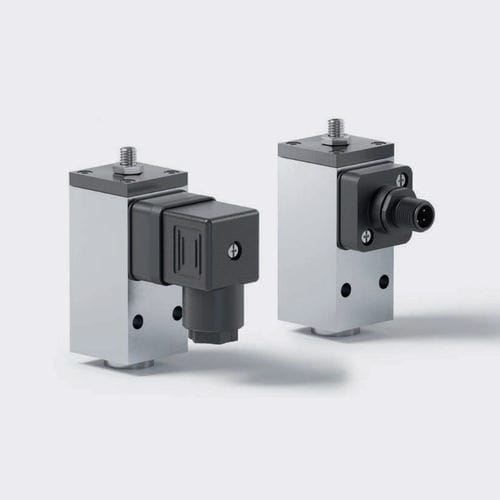 ピストン式圧力スイッチ - 602 - Layher AG - M12コネクタ / フランジ取り付け / G 1/4