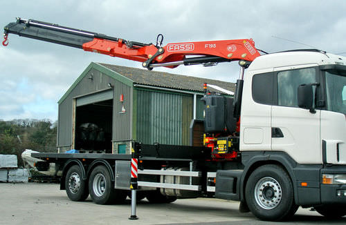 トラックへの取り付け可能クレーン - F195A series - Fassi gru S.p.A - 自由自在に曲がる / 工事現場用 / 持ち上げ用