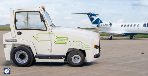 航空機トラクター - »SHERPA« E - Goldhofer - 電動式 / 4輪 / 乗り型