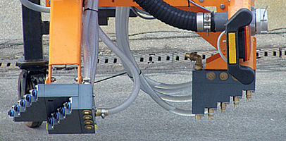トラック用砂スプレッダー - CombiWet®  - Boschung Mecatronic AG