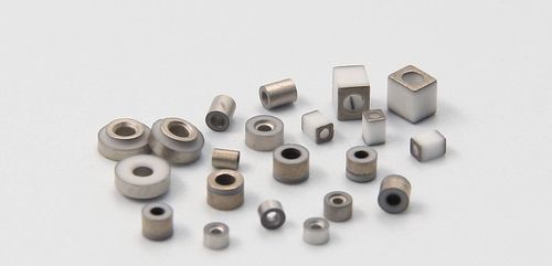 金属化セラミック製電気絶縁体 - Xiamen Innovacera Advanced Materials Co., Ltd